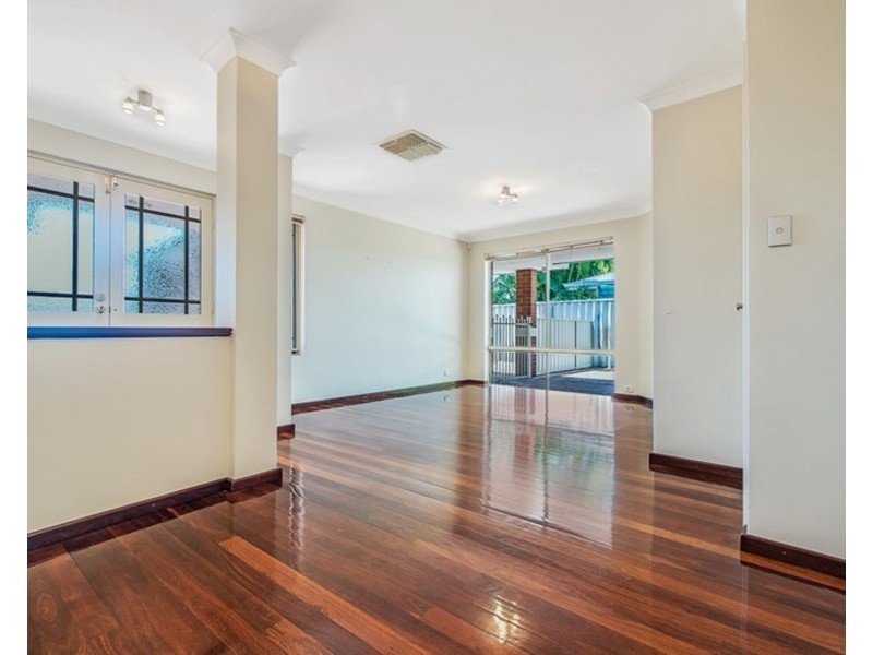 22 TRITONIA RISE, Thornlie WA 6108