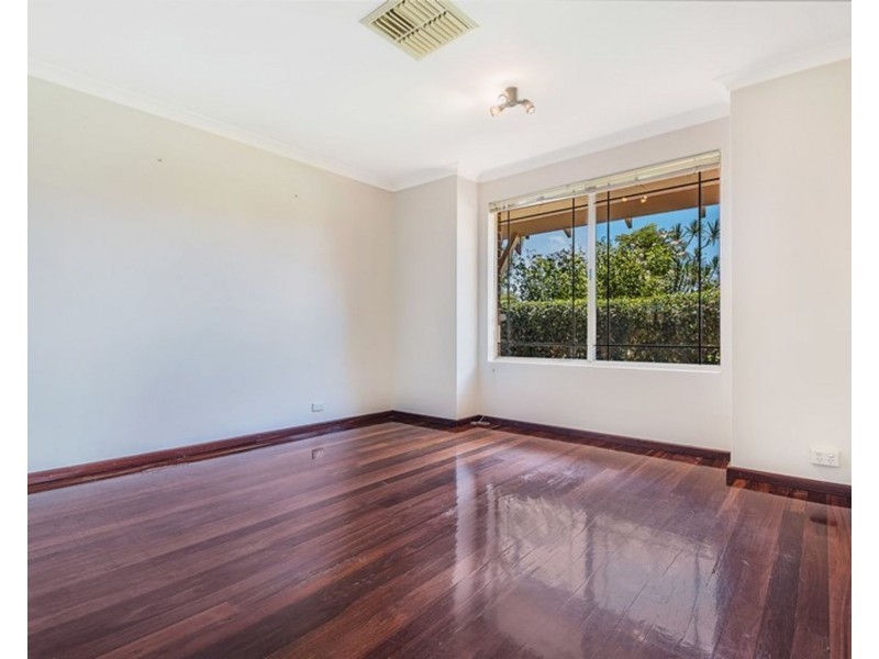 22 TRITONIA RISE, Thornlie WA 6108