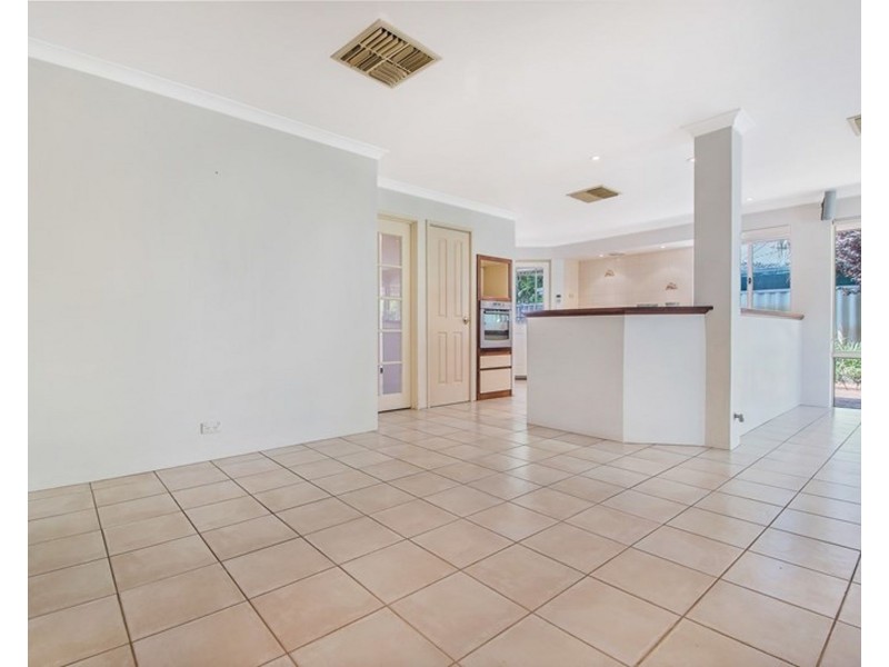 22 TRITONIA RISE, Thornlie WA 6108