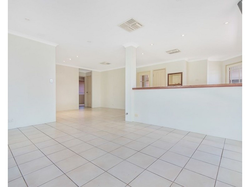 22 TRITONIA RISE, Thornlie WA 6108