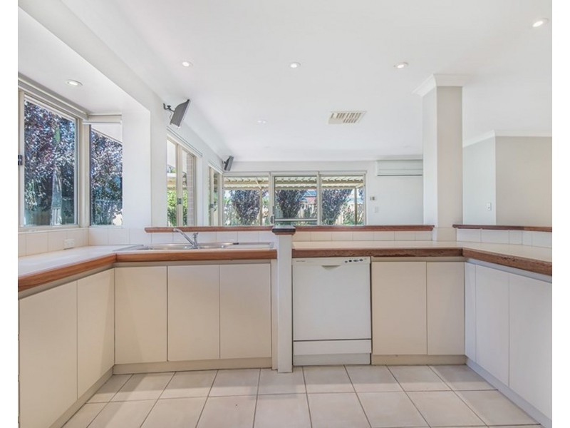 22 TRITONIA RISE, Thornlie WA 6108