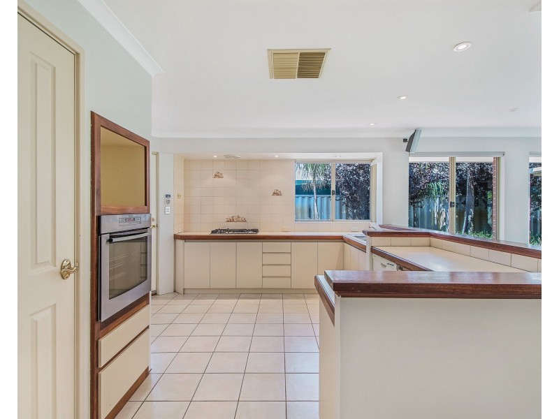 22 TRITONIA RISE, Thornlie WA 6108