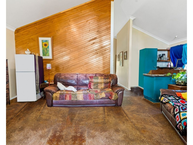 61 Pier Haven, Lamb Island QLD 4184