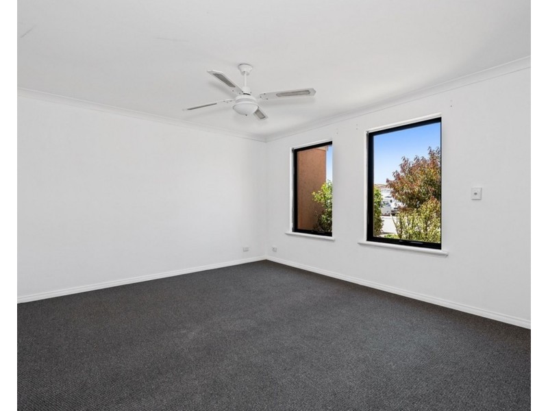 1 Abers Mews, Port Kennedy WA 6172