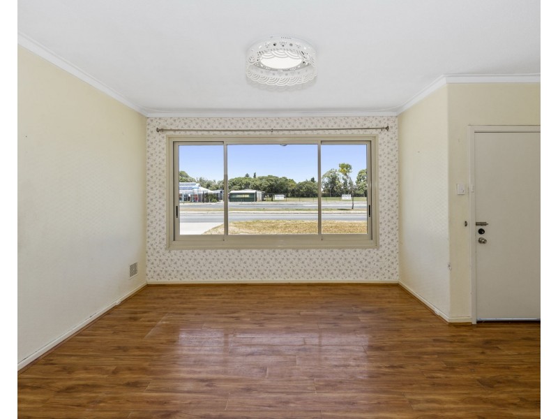 8 Centaurus Street, Rockingham WA 6168
