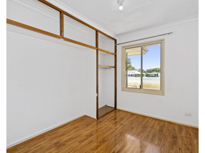 8 Centaurus Street, Rockingham WA 6168