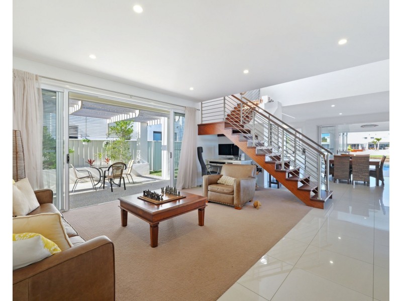 23 Sea Glint Place, Pelican Waters QLD 4551
