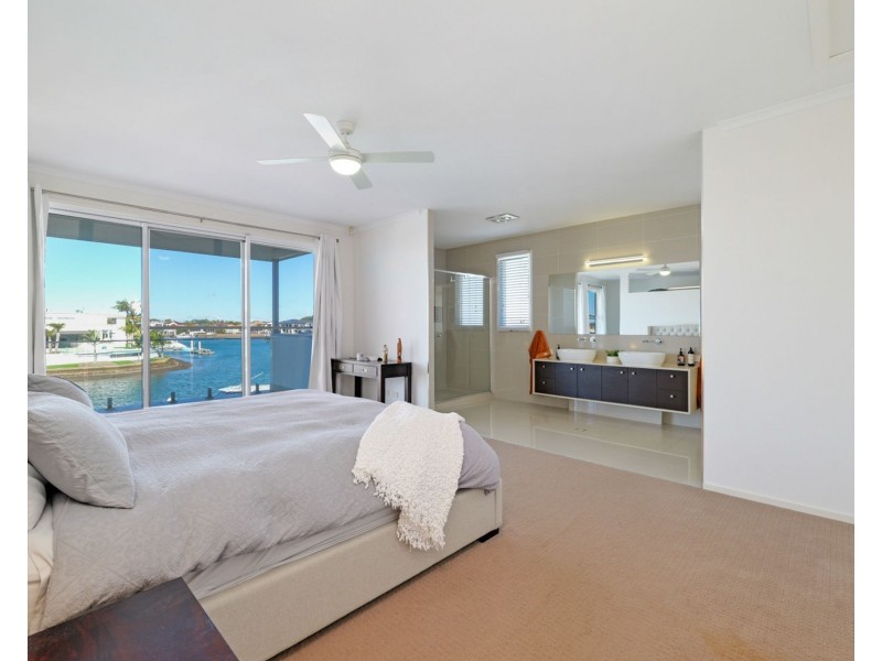 23 Sea Glint Place, Pelican Waters QLD 4551