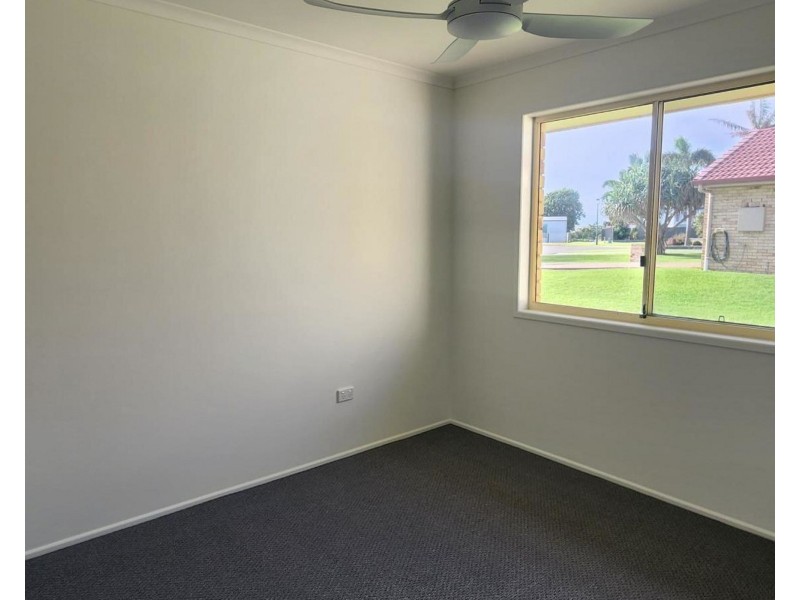 1 Majestic Place, Coral Cove QLD 4670