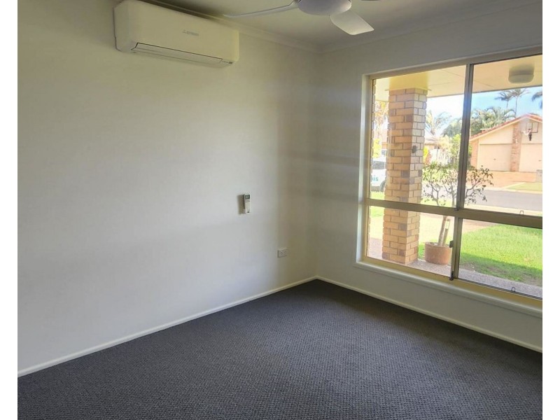 1 Majestic Place, Coral Cove QLD 4670