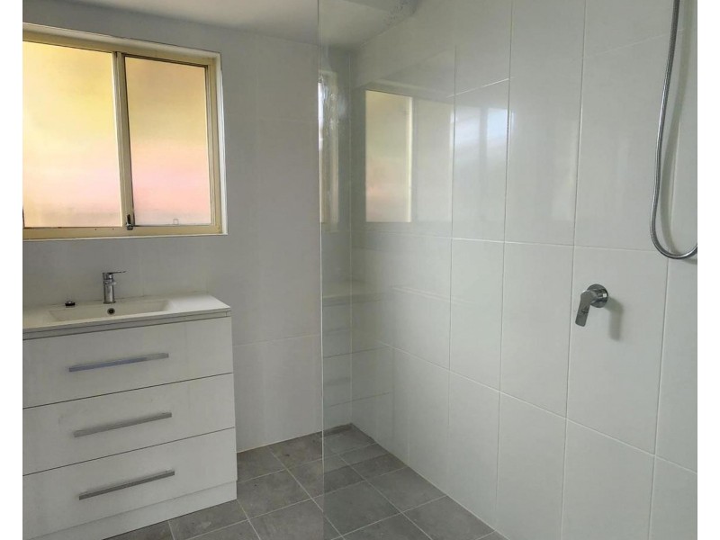 1 Majestic Place, Coral Cove QLD 4670