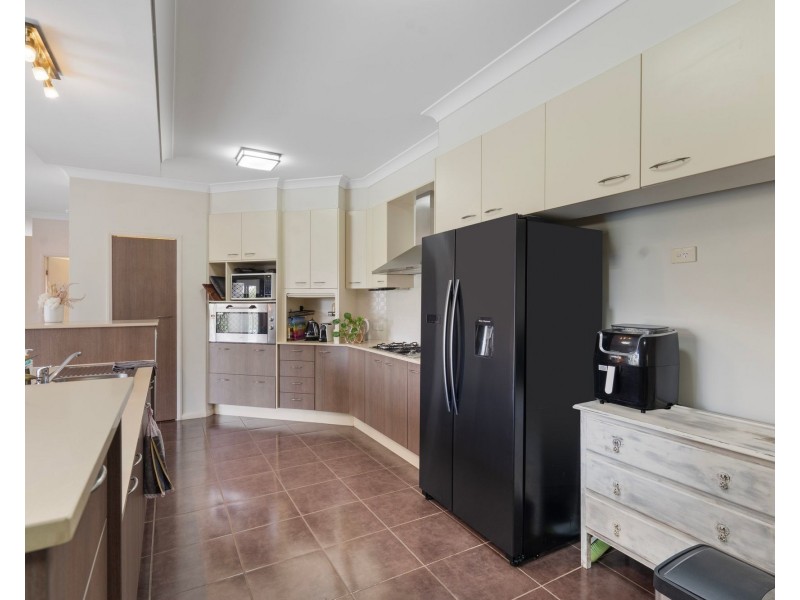 17 Wattle Grove Drive, Ningi QLD 4511