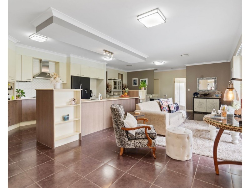 17 Wattle Grove Drive, Ningi QLD 4511