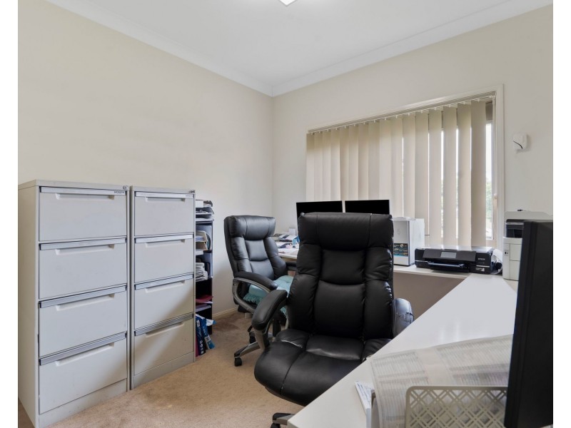 17 Wattle Grove Drive, Ningi QLD 4511