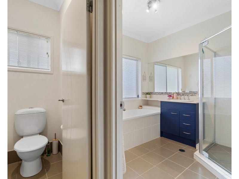 17 Wattle Grove Drive, Ningi QLD 4511