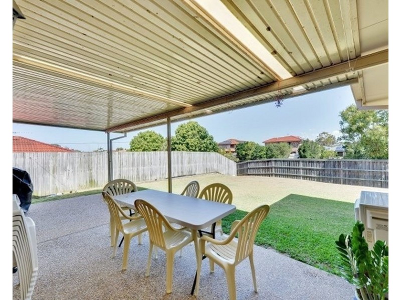 11 Yarraman Street, Arana Hills QLD 4054