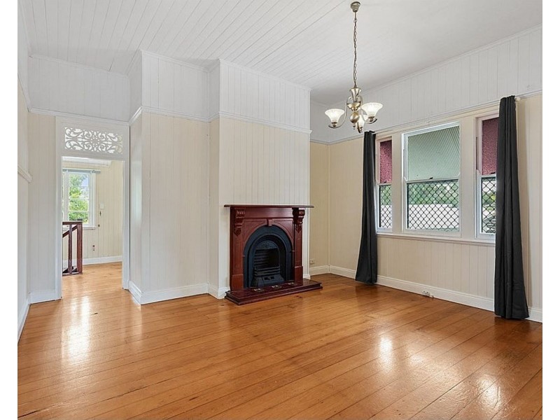 6 Connaught Street, Sandgate QLD 4017