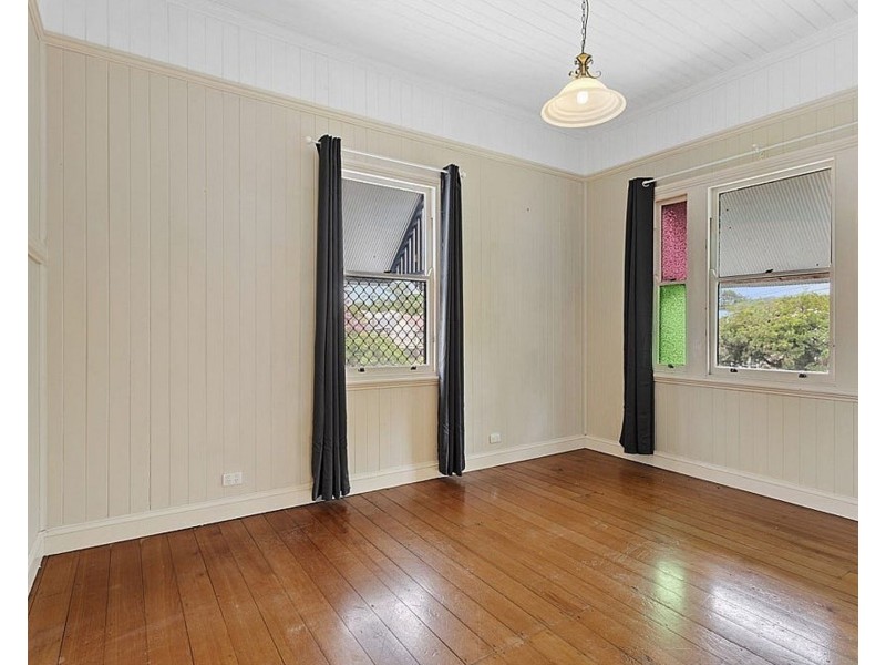 6 Connaught Street, Sandgate QLD 4017