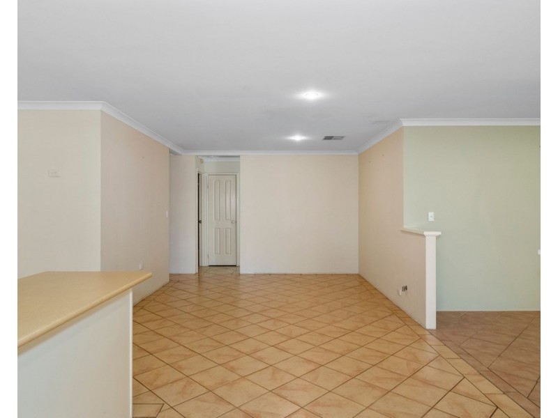 12 Colchester Avenue, Orelia WA 6167