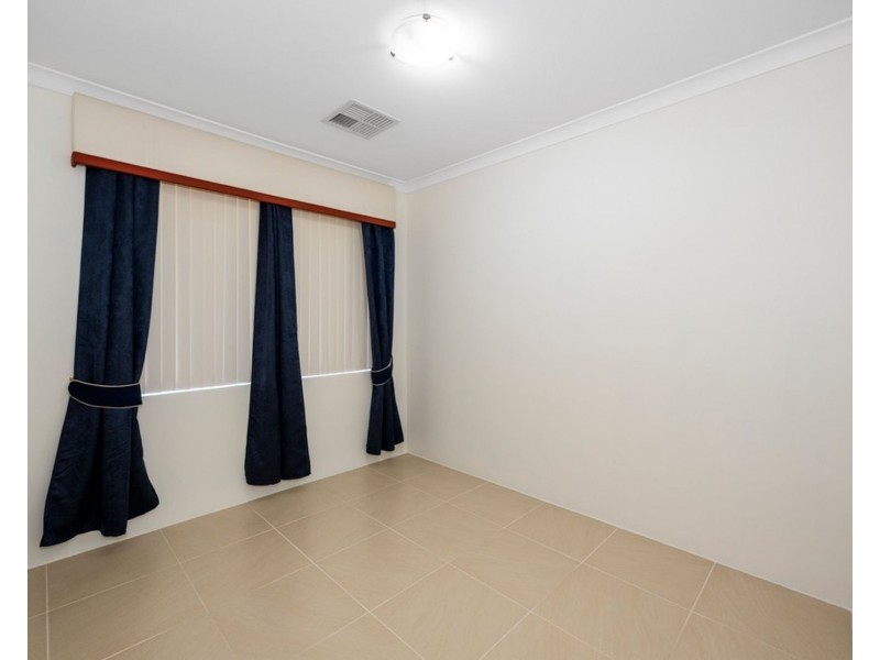 12 Colchester Avenue, Orelia WA 6167