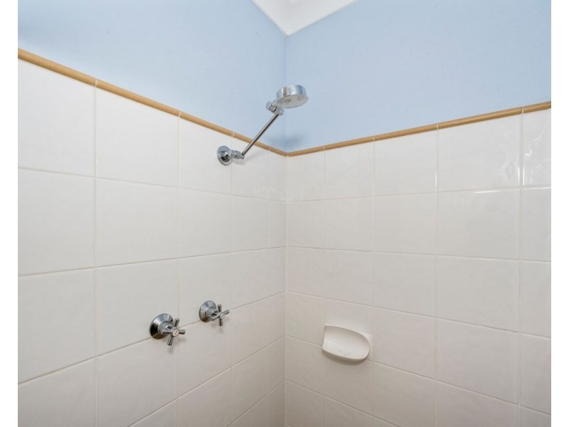 12 Colchester Avenue, Orelia WA 6167