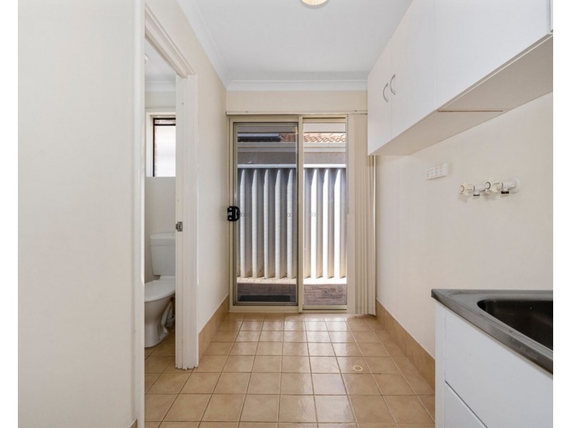 12 Colchester Avenue, Orelia WA 6167