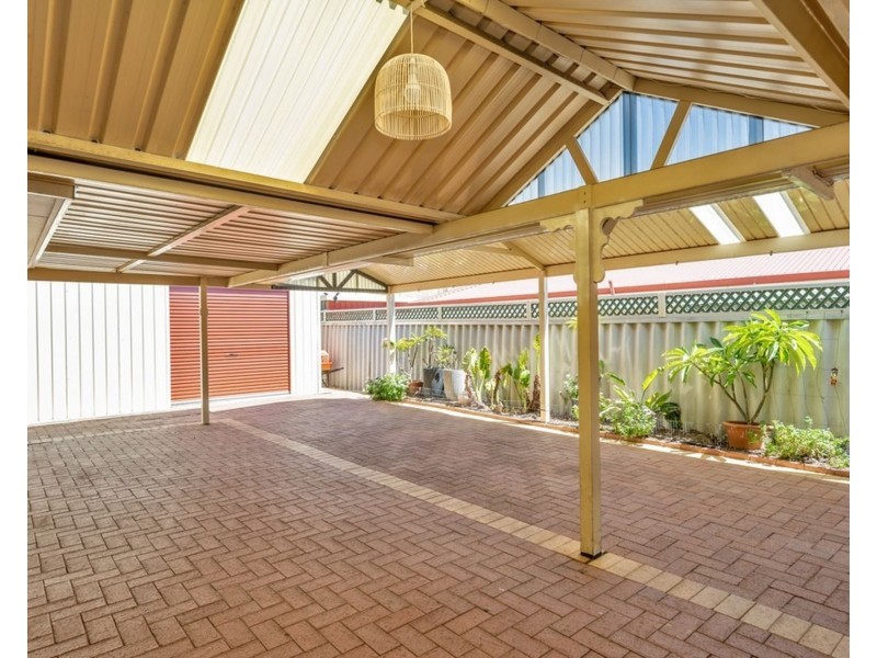 12 Colchester Avenue, Orelia WA 6167