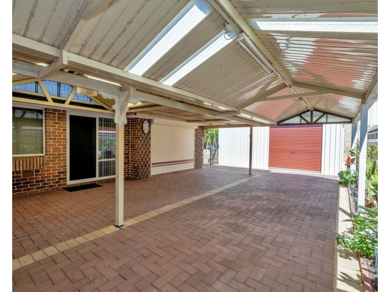 12 Colchester Avenue, Orelia WA 6167