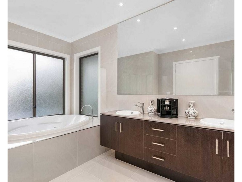 18 Linden Street, Box Hill South VIC 3128