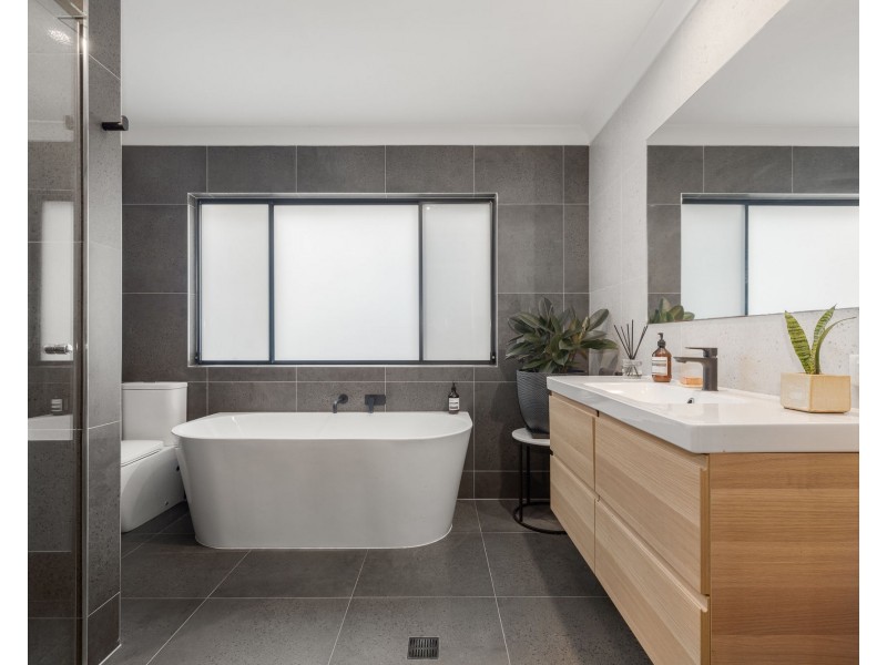 47 Seasome Avenue, Sandgate QLD 4017