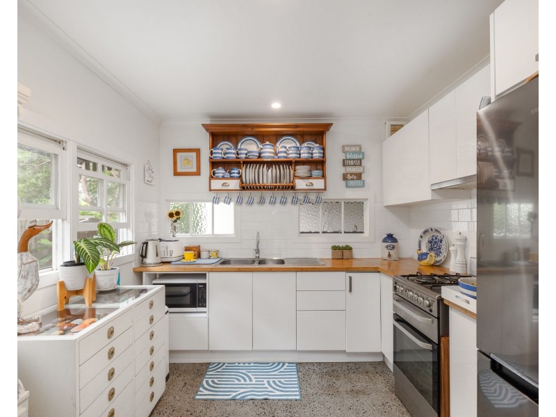 47 Seasome Avenue, Sandgate QLD 4017