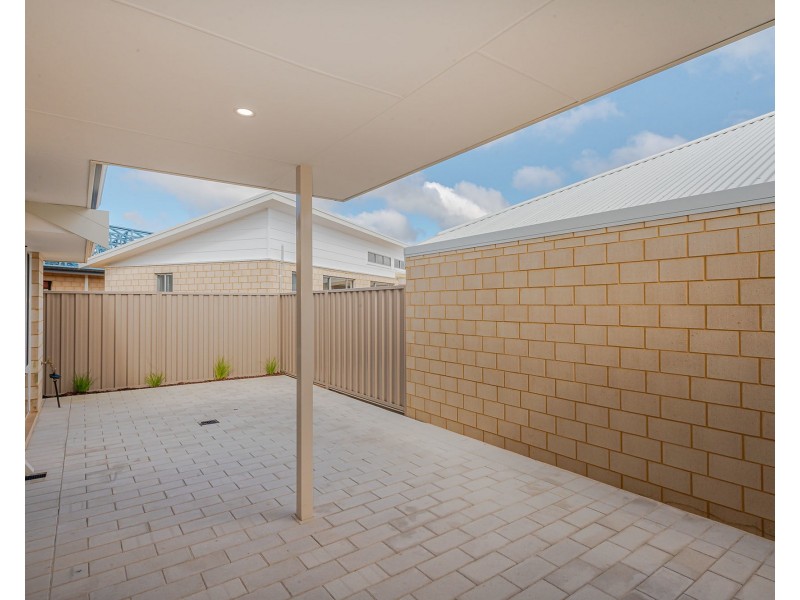 45 Crimson Boulevard, Forrestfield WA 6058