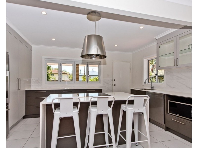 2 Hibiscus street, Everton Hills QLD 4053