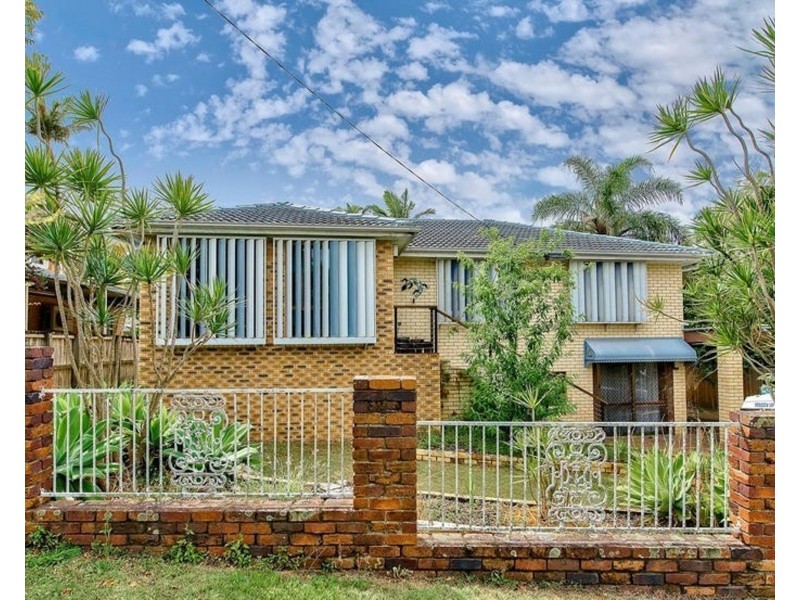 2 Hibiscus street, Everton Hills QLD 4053