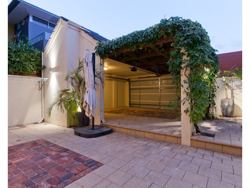 24 Broome Street, Highgate WA 6003