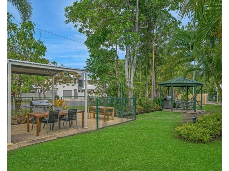 25/1-19 Poinciana Street, Holloways Beach QLD 4878