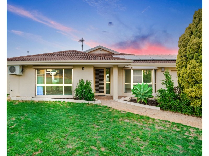 9 Gannet Rise, Halls Head WA 6210