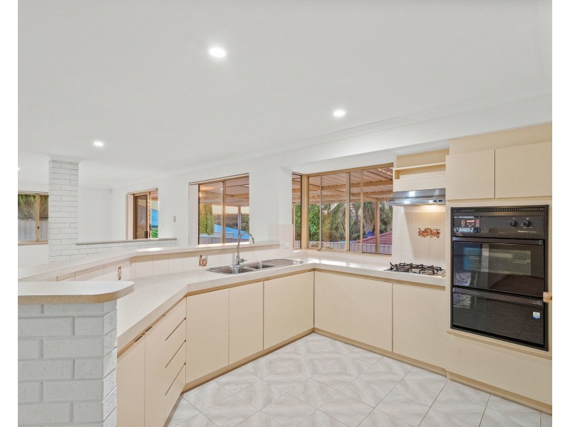 9 Gannet Rise, Halls Head WA 6210