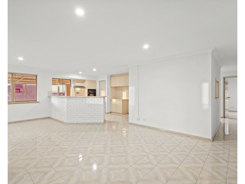 9 Gannet Rise, Halls Head WA 6210