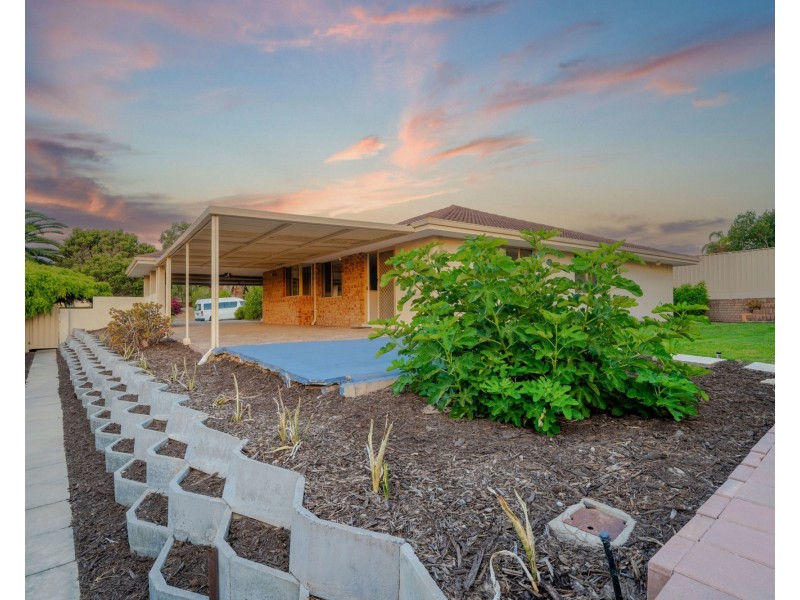 9 Gannet Rise, Halls Head WA 6210