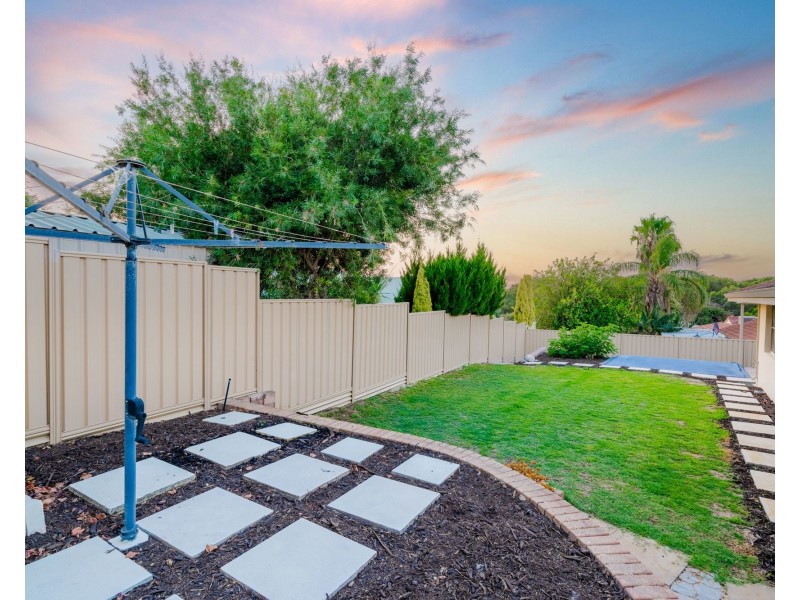 9 Gannet Rise, Halls Head WA 6210