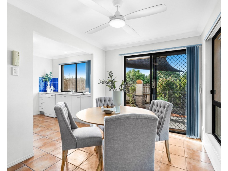 2/11 Federation Street, Wynnum West QLD 4178