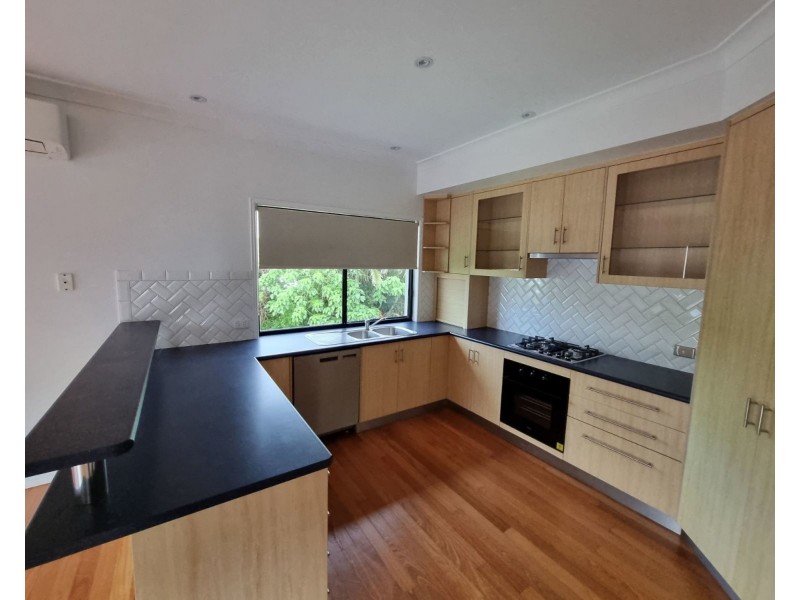 19 Robert John Circuit, Coral Cove QLD 4670