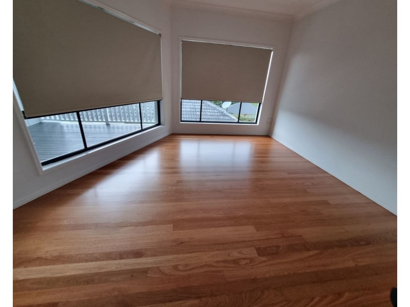 19 Robert John Circuit, Coral Cove QLD 4670