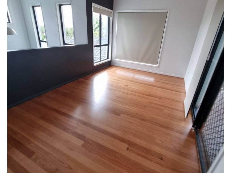 19 Robert John Circuit, Coral Cove QLD 4670