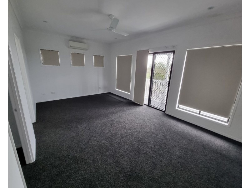 19 Robert John Circuit, Coral Cove QLD 4670