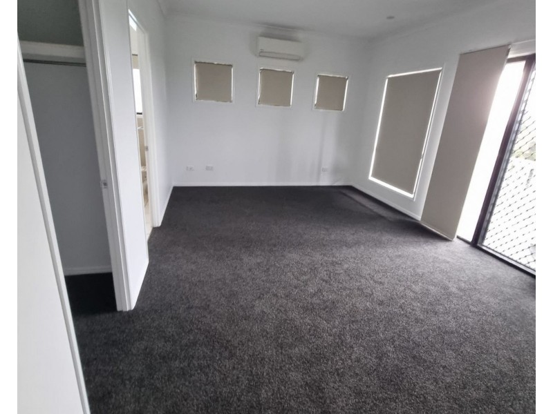 19 Robert John Circuit, Coral Cove QLD 4670