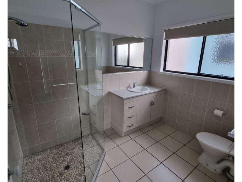 19 Robert John Circuit, Coral Cove QLD 4670