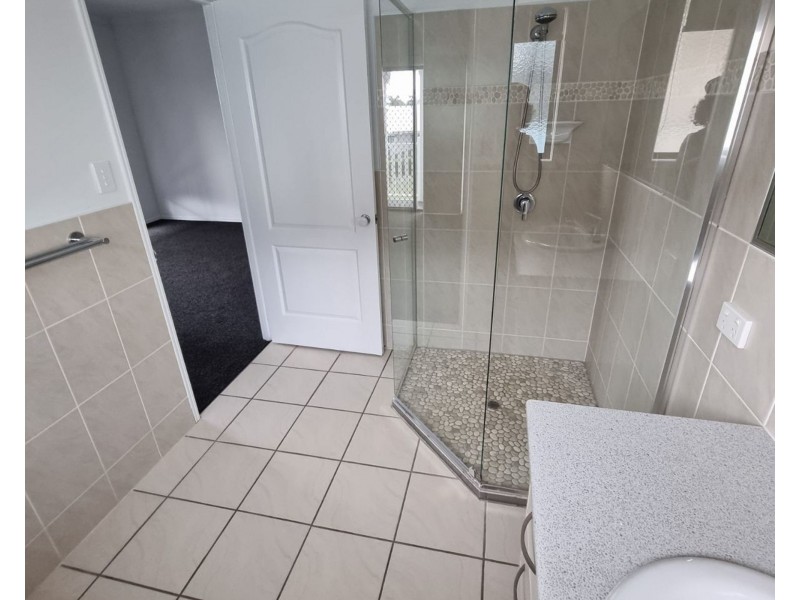 19 Robert John Circuit, Coral Cove QLD 4670