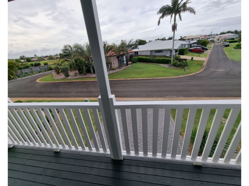 19 Robert John Circuit, Coral Cove QLD 4670